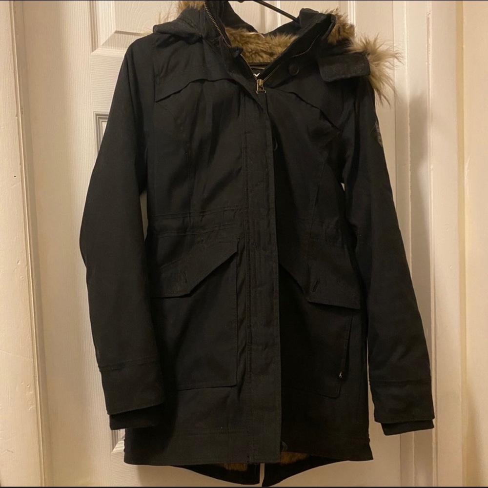 Hollister Cozy Lines Parka   Perfect Condition